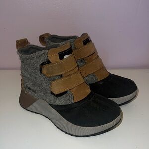 SOREL Out n About Girls Waterproof Boots